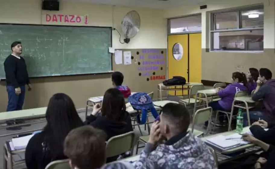colegio secundario ilustrativa estudiantes