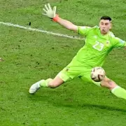 "Dibu" Martínez, habló por primera vez de sus "juegos mentales" y reveló por qué no volvió a ver la final contra Francia