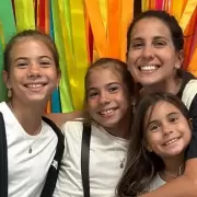 Cinthia Fernndez indignada con el colegio de sus hijas: "Encima te mandan tarea"