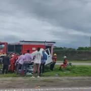 Grave choque entre un camin y una camioneta en la Ruta 66: un hombre qued atrapado