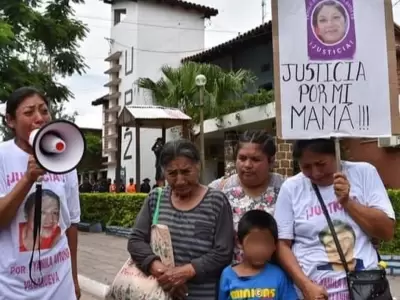 familia en la marcha de justicia por yamila