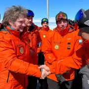 Javier Milei visitó la Base Marambio en la Antártida para iniciar un proyecto ambiental