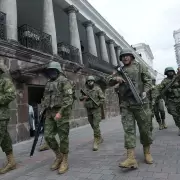 El presidente de Ecuador declaró el "conflicto armado interno" tras el golpe comando a un canal de TV