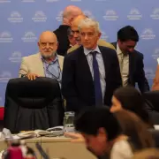 Por la falta de diálogo con el Congreso, se empantana la ley ómnibus y los bloques aliados no creen que se trate este mes