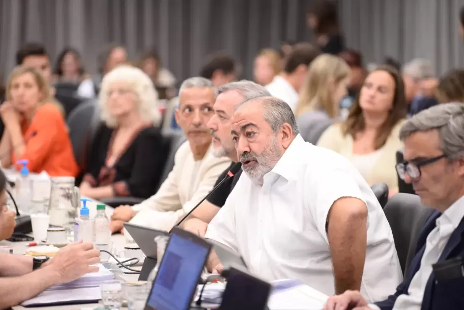 Héctor Daher del triunvirato de la CGT en plenario de comisiones