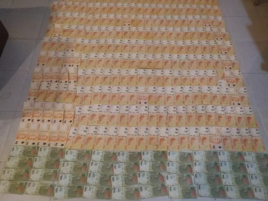 Dinero secuestrado en operativo