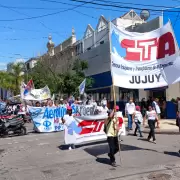 Paro general: en Jujuy adhieren más de 30 sindicatos y hay marchas en capital y localidades del interior