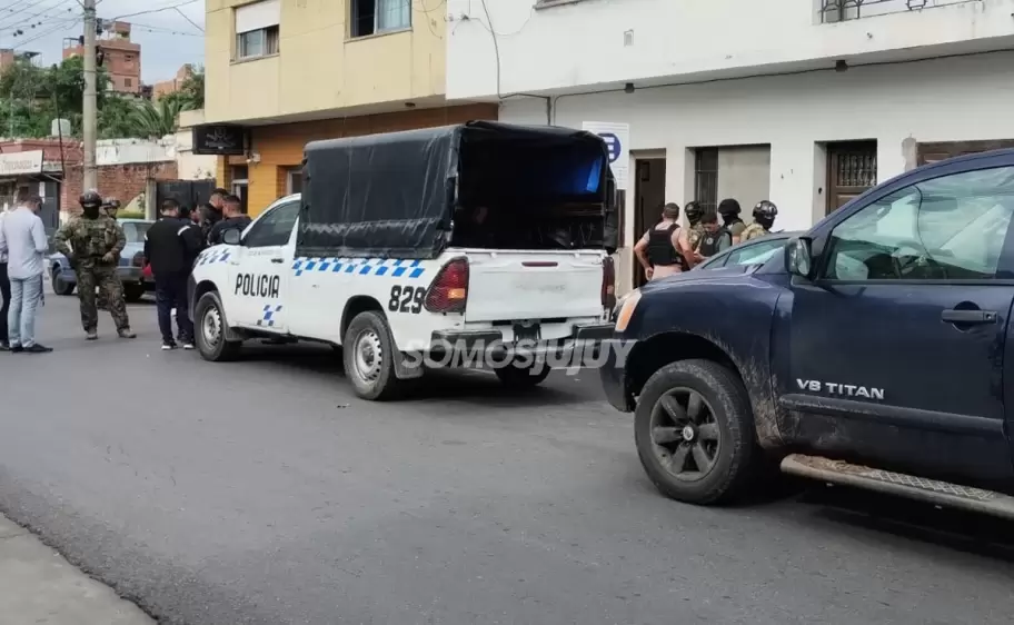 operativo policial en barrio gorriti