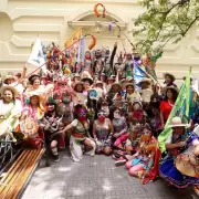 Puro talco y serpentina: las comadres festejaron su día en la Casa de Gobierno de Jujuy