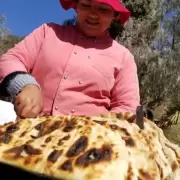 Cunto cuestan las tortillas rellenas y los buuelos en la Quebrada