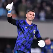 Dibu Mart�nez acelera su recuperaci�n y apunta al debut de Argentina en el Mundial