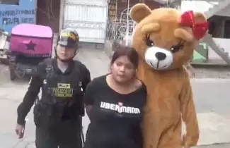 policía perú oso de peluche