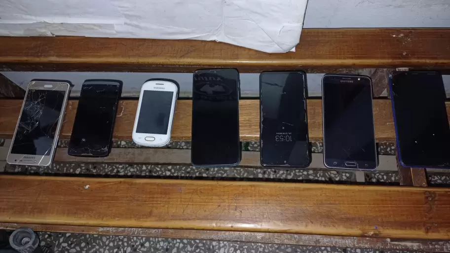 siete celulares fueron secuestrados en el operativo