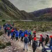 Peregrinos de Punta Corral se organizan para viajar gratis y caminar juntos