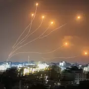 Israel confirm que Irn lanz decenas de drones contra su territorio