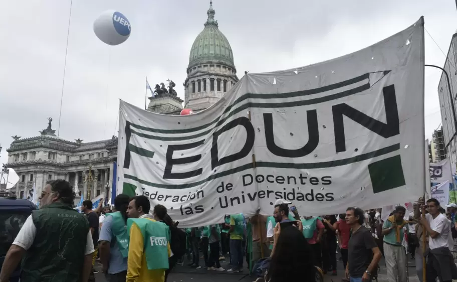 Reclamo de Universidades