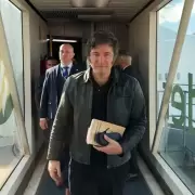 Javier Milei viaja a EEUU y El Salvador: reuniones con Mark Zuckerberg, Elon Musk y la asunción de Nayib Bukele