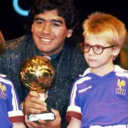 Subasta millonaria por el Baln de Oro que Maradona gan en Mxico '86 y fue robado por la mafia italiana