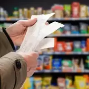 Consumo: las marcas de menor precio ganan peso al momento de pagar en el supermercado