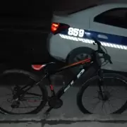 Intentaba vender una bicicleta robada cuando fue sorprendido por la polica