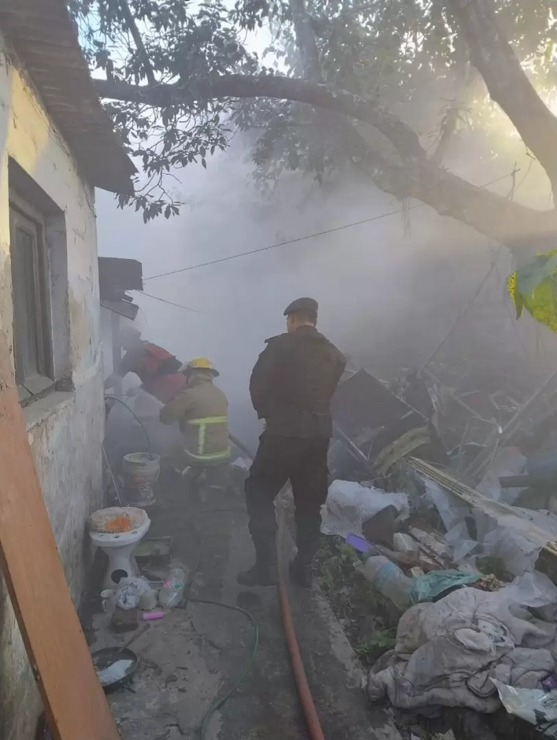 Se les cay el bracero y se les incendi la casa en Jujuy