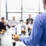 En 14 meses dieron de baja a más de 42 mil empleados públicos