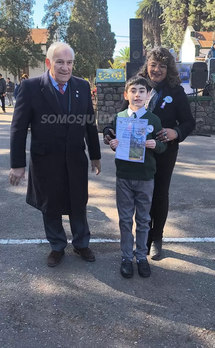 Manuel Belgrano Lastra, nieto del Gral. Manuel Belgrano, tom juramento a la bandera a los alumnos de 7 grado