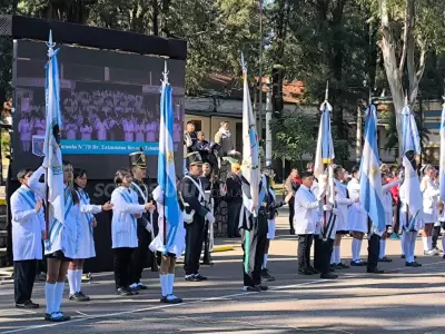 Manuel Belgrano Lastra, nieto del Gral. Manuel Belgrano, tom juramento a la bandera a los alumnos de 7 grado