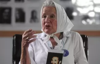 Nora Corti�as