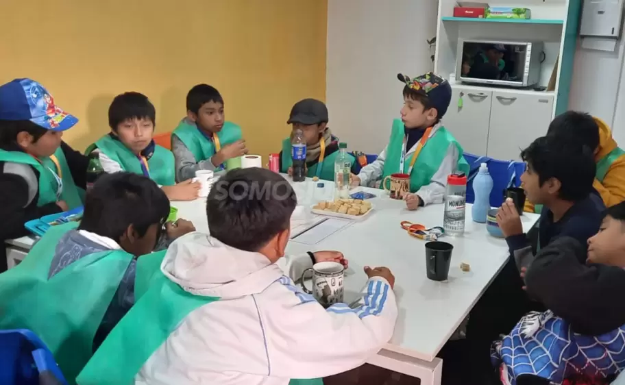 Alumnos de la Escuela 394 de San Antonio, visitaron Radio Visión Jujuy