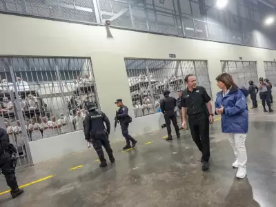 Patricia Bullrich visit� la megac�rcel para pandilleros de El Salvador