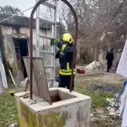 Un nene de 4 años jugaba a las escondidas, se ocultó en un aljibe y no pudo salir: murió ahogado