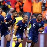 Pases Bajos gole 3-0 a Rumania y avanz a los cuartos de final de la Eurocopa