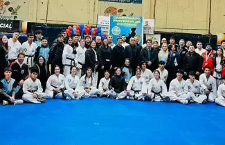 Taekwondistas juje�os subieron al podio respaldados por la provincia