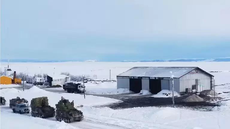 El Ejército hizo base en la estancia Tapi Aike para ayudar con logística a los productores rurales asediados por la nieve