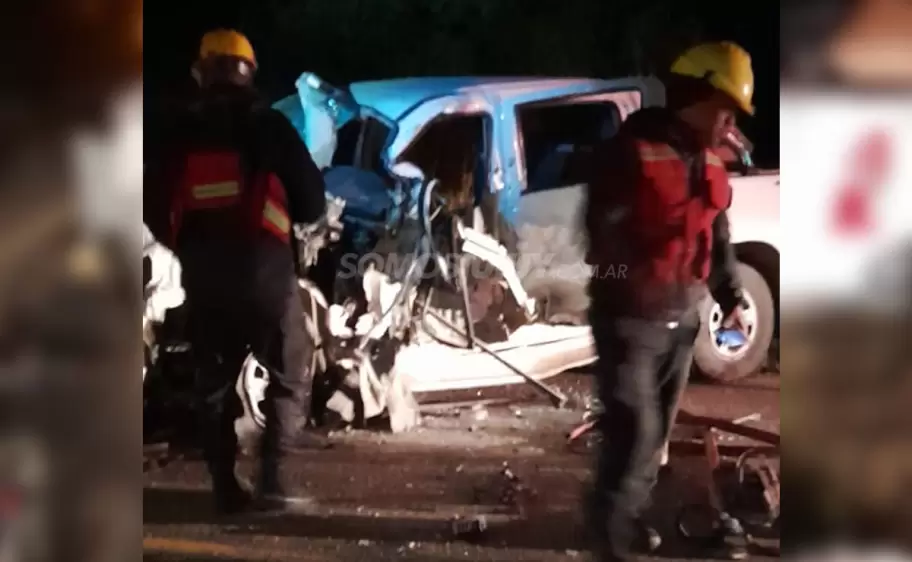 Choque frontal sobre ruta 34: dos camionetas colisionaron y hay personas atrapadas