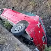 Un hombre de 73 aos sufri un desperfecto con el auto y cay en un canal a la altura del GAM 5