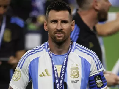 Lionel Messi - Leo