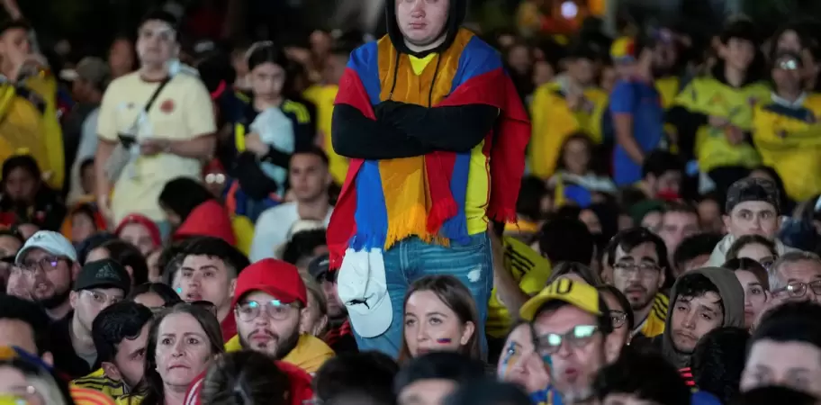 La final dej un sabor amargo para los aficionados cafeteros por la derrota. Foto: AP/Fernando Vergara. Imagen: 3/3