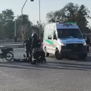 Una joven termin� con una fractura en la pierna tras el derrape de una moto en pleno centro de San Salvador