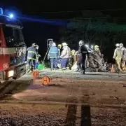 Una familia volva de pescar y choc contra un camin en medio de la ruta: murieron cuatro personas