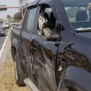 Un adolescente de 15 aos que manejaba una camioneta choc a un auto en el acceso a San Salvador