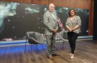 Detr�s de las Noticias