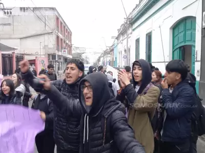 Protesta de alumnos del Colegio Nueva Generacion