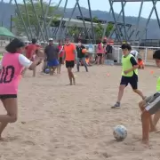 Desarrollarn encuentros de ftbol playa infantil en la Ciudad Cultural