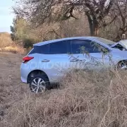 El Carmen: perdi el control de su auto y se incrust en un rbol