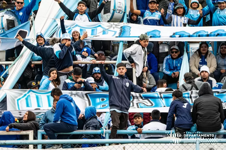 Hinchada de Gimnasia y Tiro de Salta