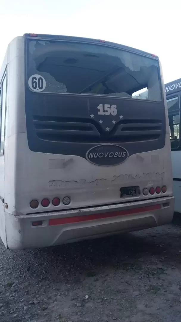 Un colectivo sufriÃ³ rotura de vidrios esta maÃ±ana en Alto Comedero (Foto: La Comarca Jujuy)