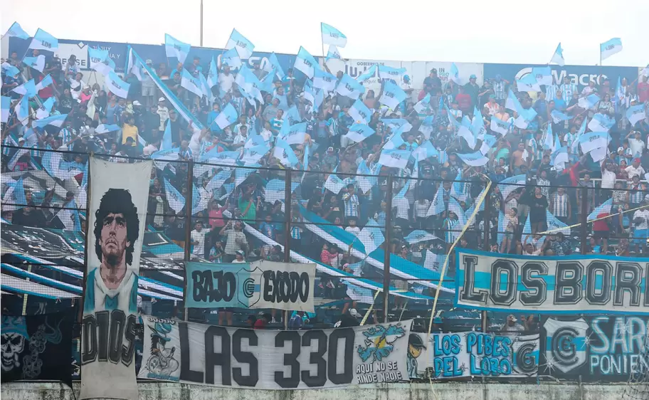 hinchada de gimnasia lobo norte