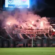 En la previa al clsico, hinchas de Gimnasia y Esgrima de Jujuy realizaron un banderazo